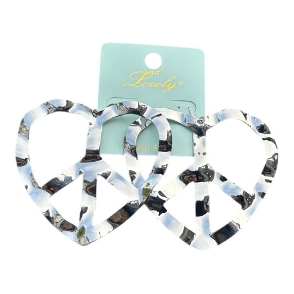 5/$25 And Lovely Heart-Shaped Peace Sign Silver Corrugated Metal Earrings